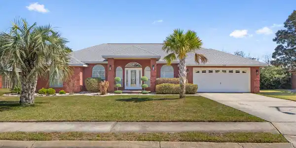 1680 Woodlawn Way