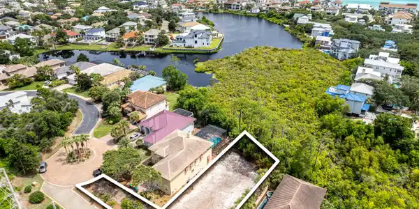 4600 Paradise Isle