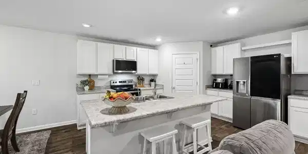 Image 3: Kitchen