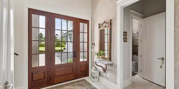 Image 4: Foyer