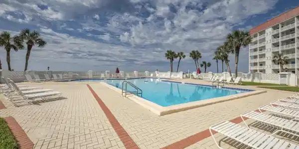 Image 4: Gulf pool