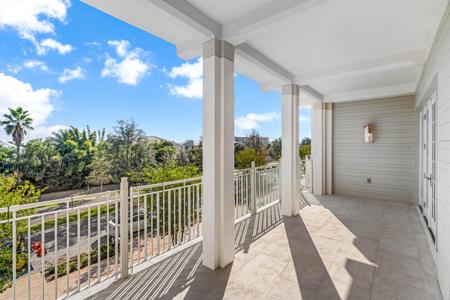45 W Solaire Way