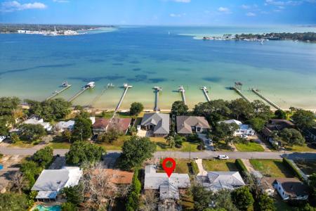 266 NE Beachview Drive