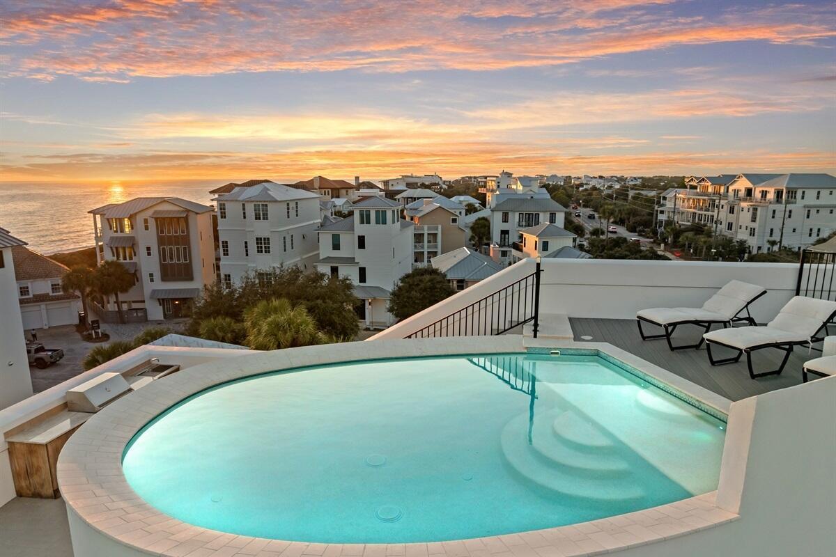 Image 4: Sunsets live here
