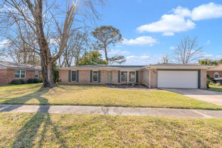 366 NW Marie Circle