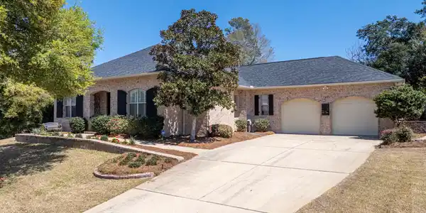 408 Chimney Rock Circle