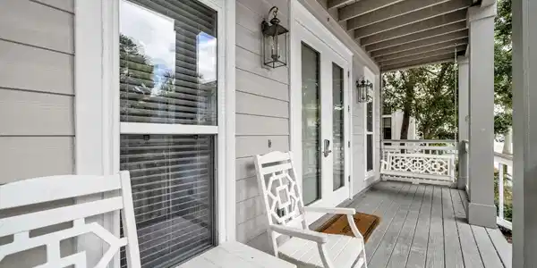Image 4: Front Porch