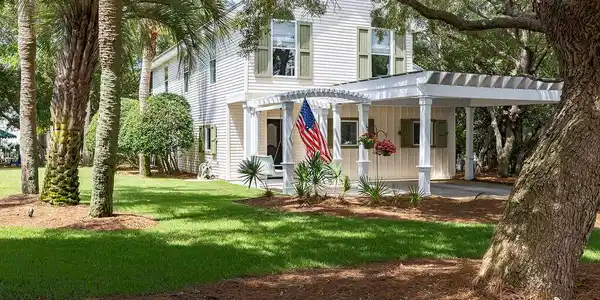 Image 2: Exterior-Front(9)