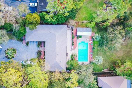 541 E MIRACLE STRIP Parkway