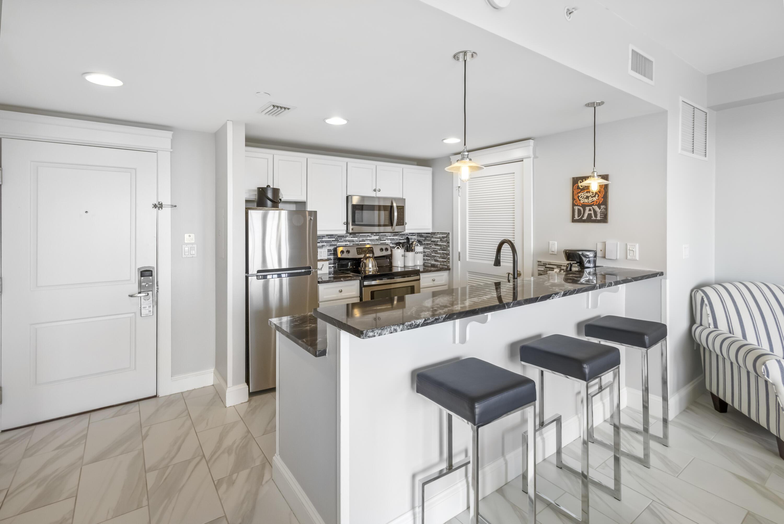 Image 3: Kitchen