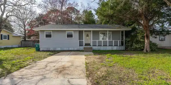 30 Cascabellas Street