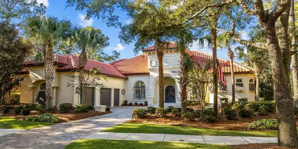 3400 Ravenwood Lane