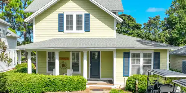 1365 W Ravens Run
