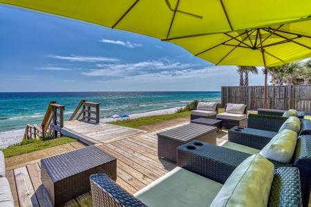 2912 E County Hwy 30A