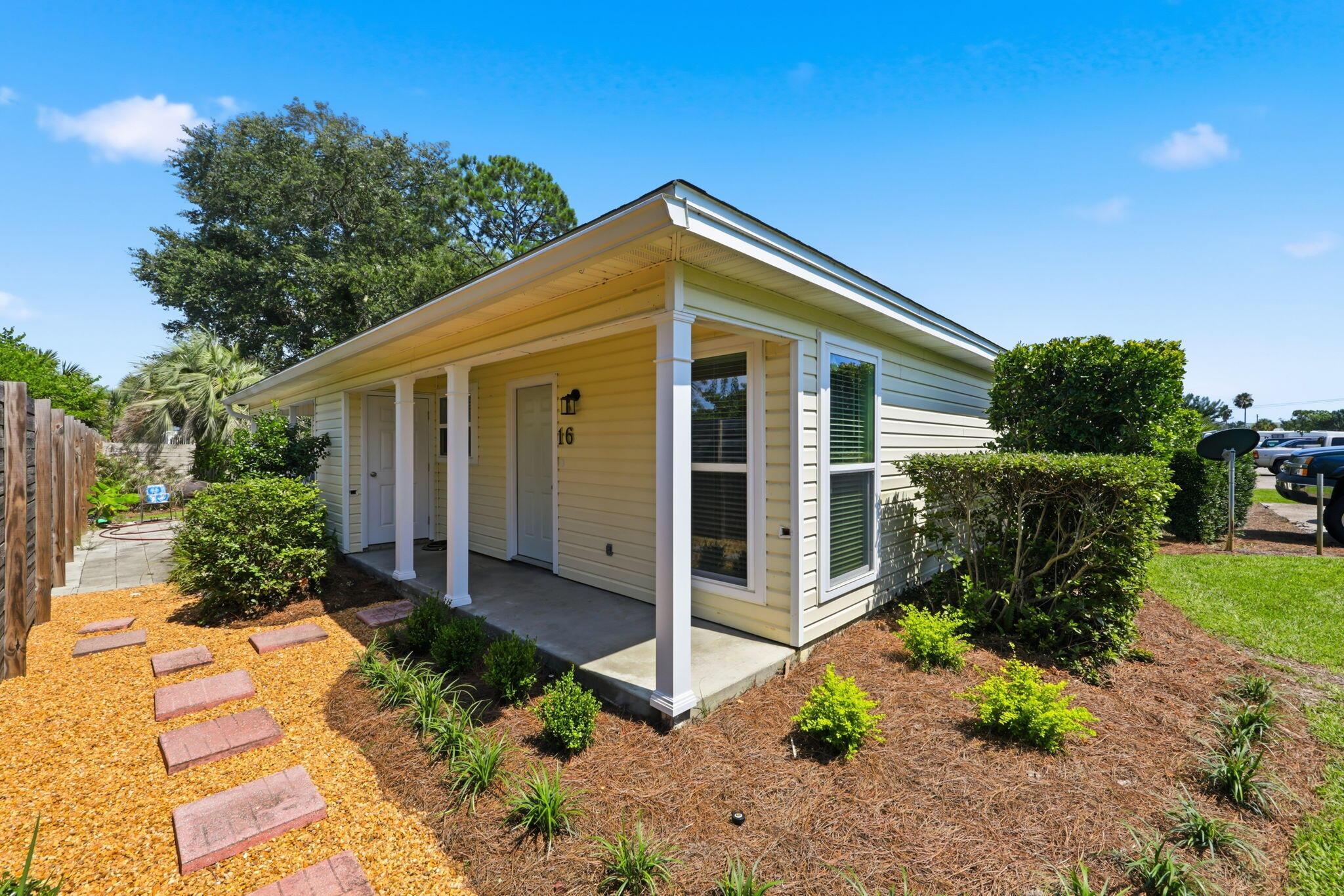Image 2: 27-web-or-mls-37-e-bradley-st
