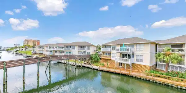 Image 3: Canal View -