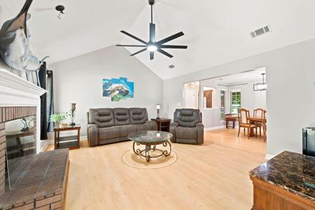 2216 Calle De Marbella