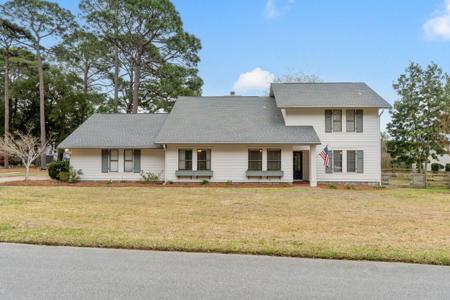 1642 Oakmont Circle