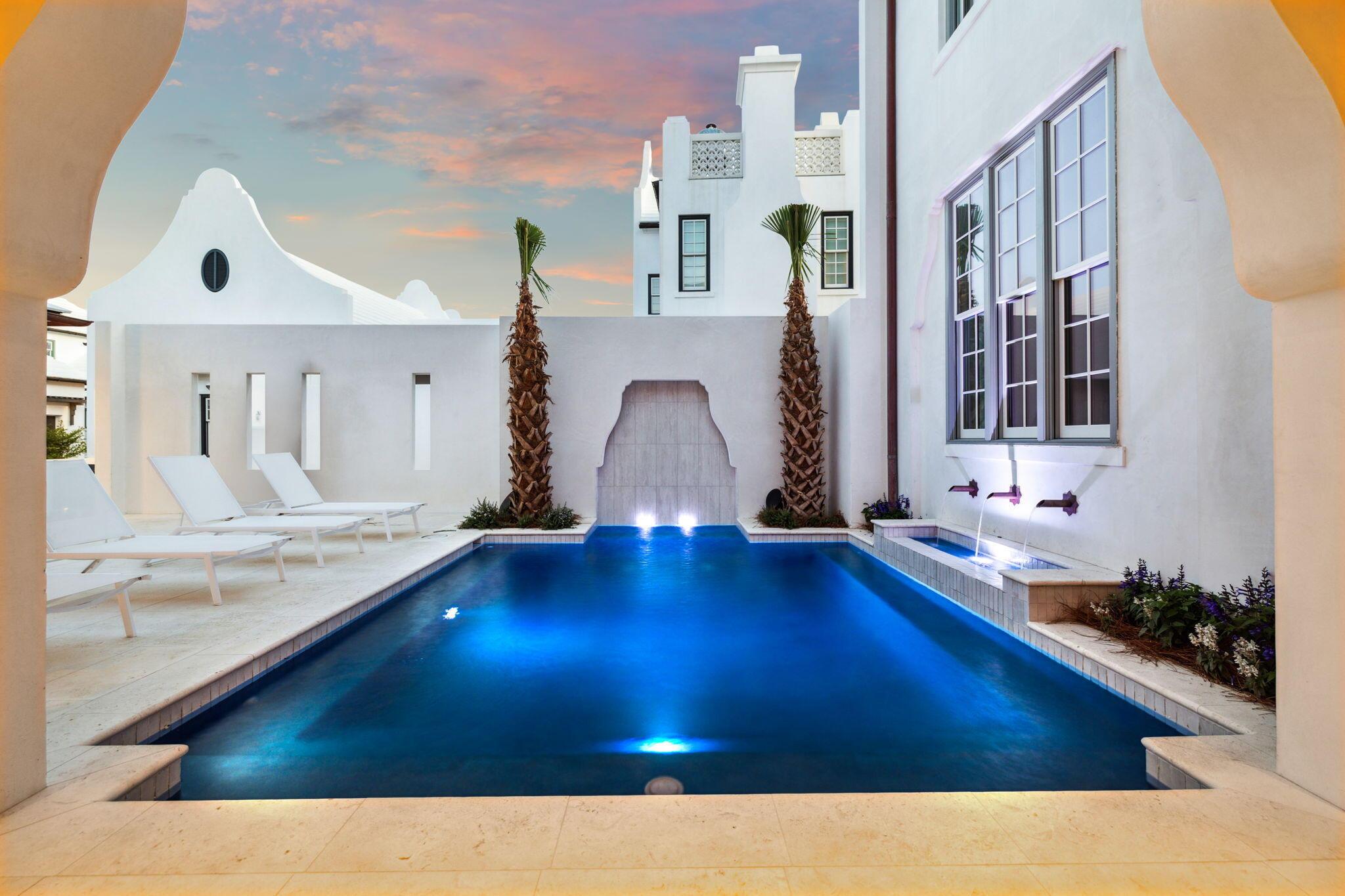 Image 4: 117 Whalebone Aly