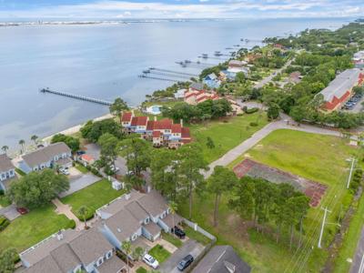 0000 Navarre Parkway