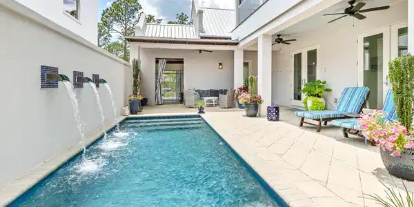 Image 3: Private Pool