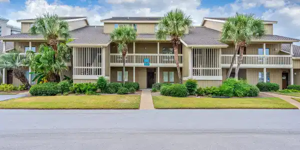 122 Stewart Lake Cove