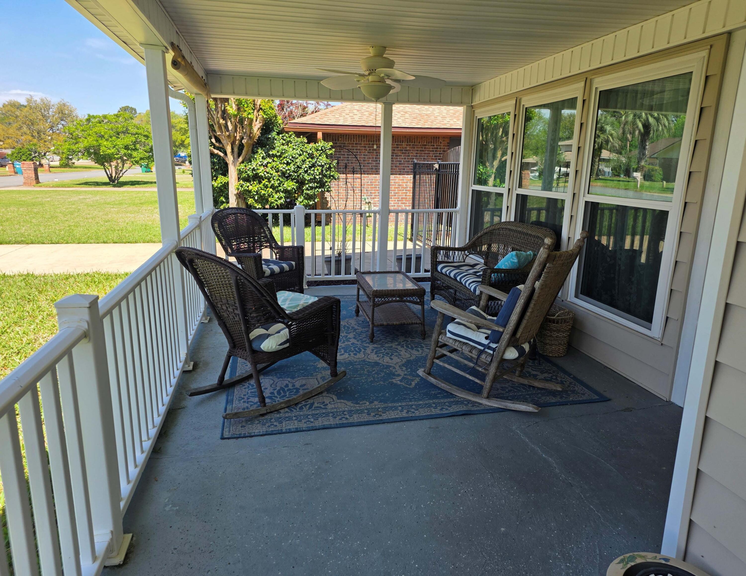 Image 3: The Party porch
