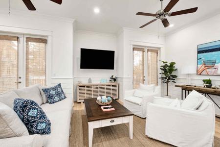117 W Pine Lands Loop