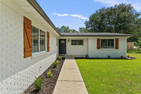 107 Lake Court