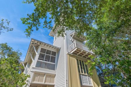 621 Western Lake Drive