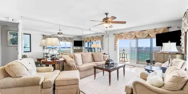 1008 E Highway 98