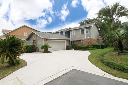 907 Shalimar Cove