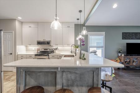 707 Juniper Avenue