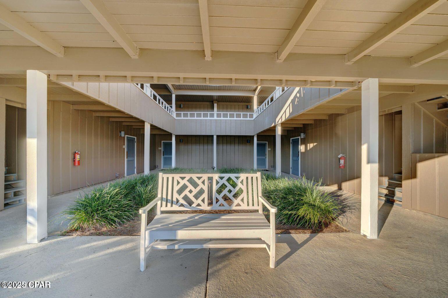 Image 3: Entry