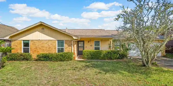 232 Lakeside Lane