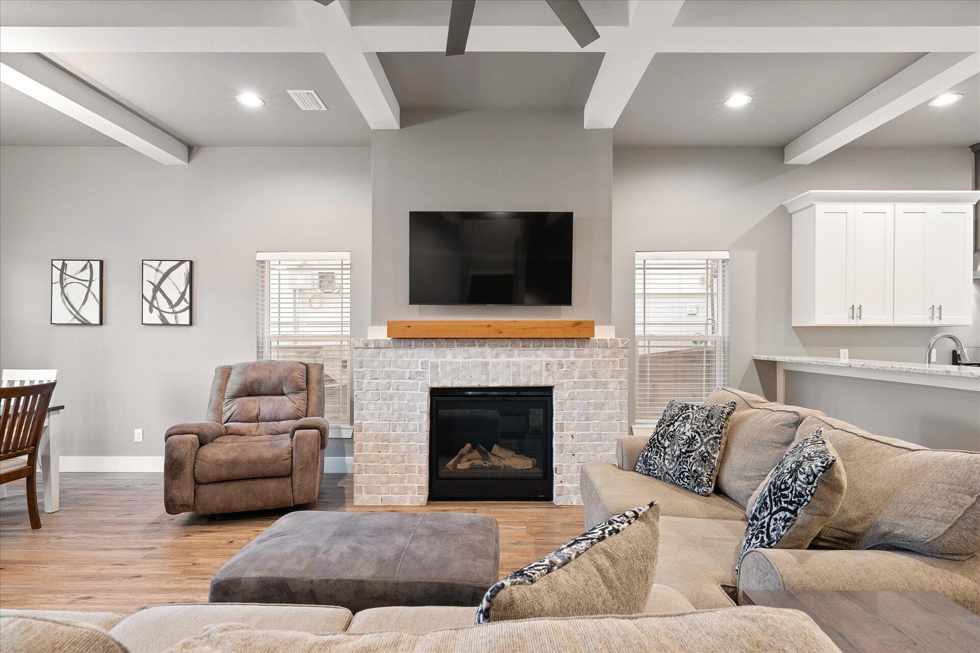 Image 4: Fireplace