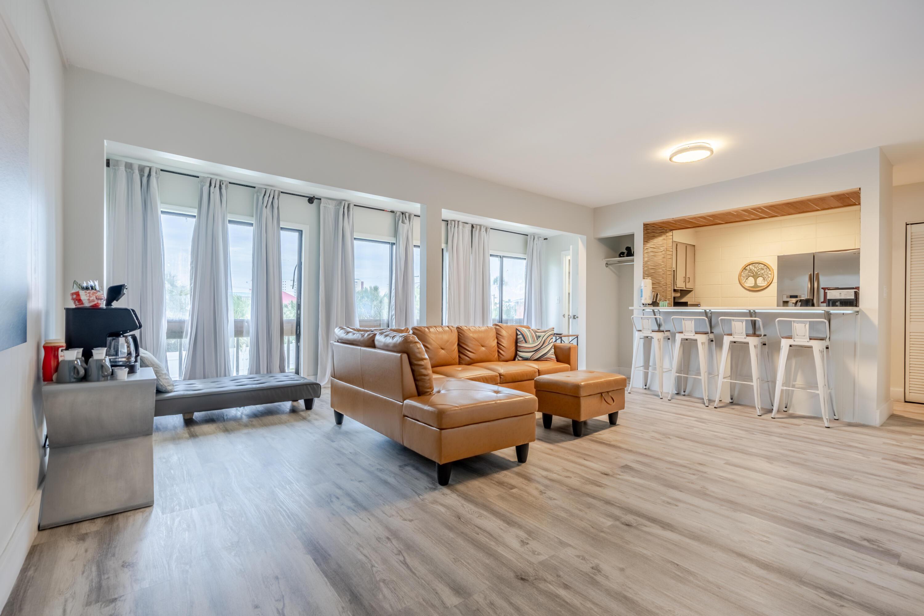 Image 2: Living Room