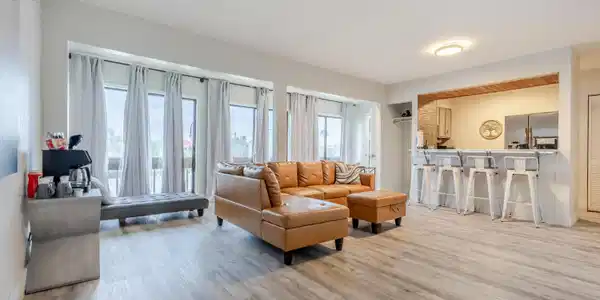 Image 2: Living Room