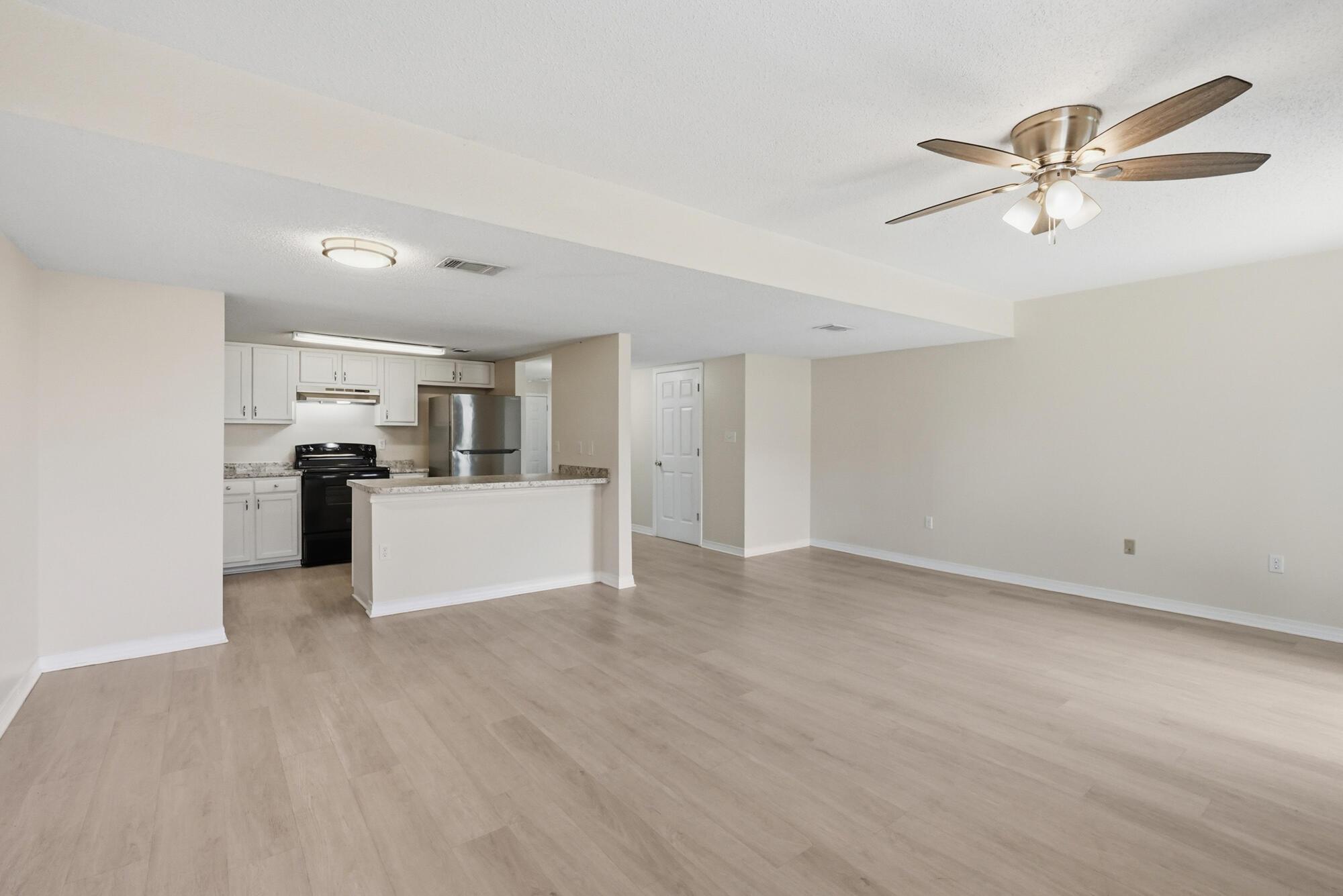 Image 2: 1818 whispering oaks ln - awp media - 00