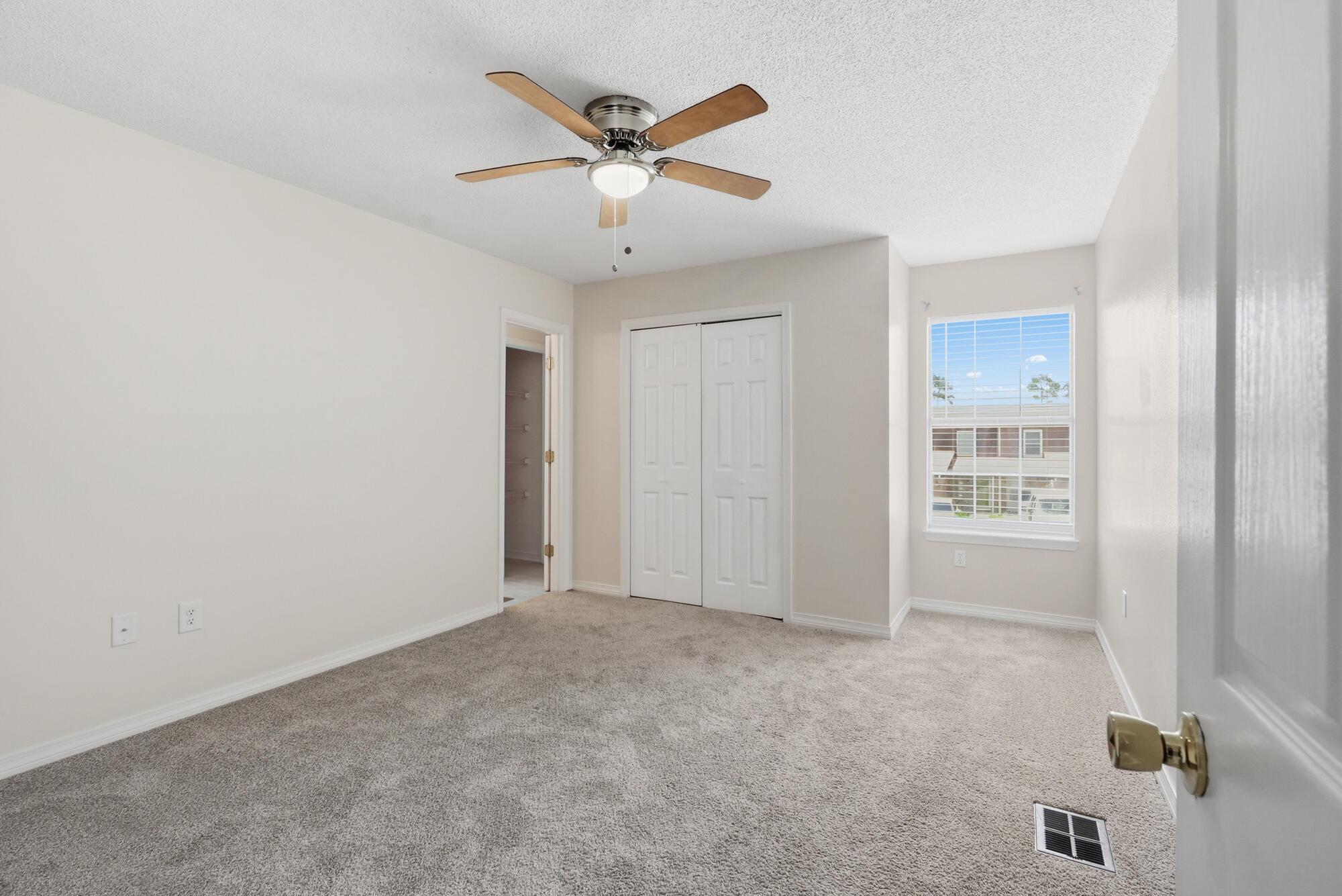 Image 4: 1818 whispering oaks ln - awp media - 01