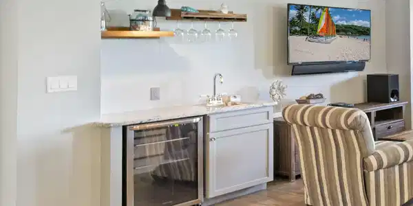 Image 3: Living Area