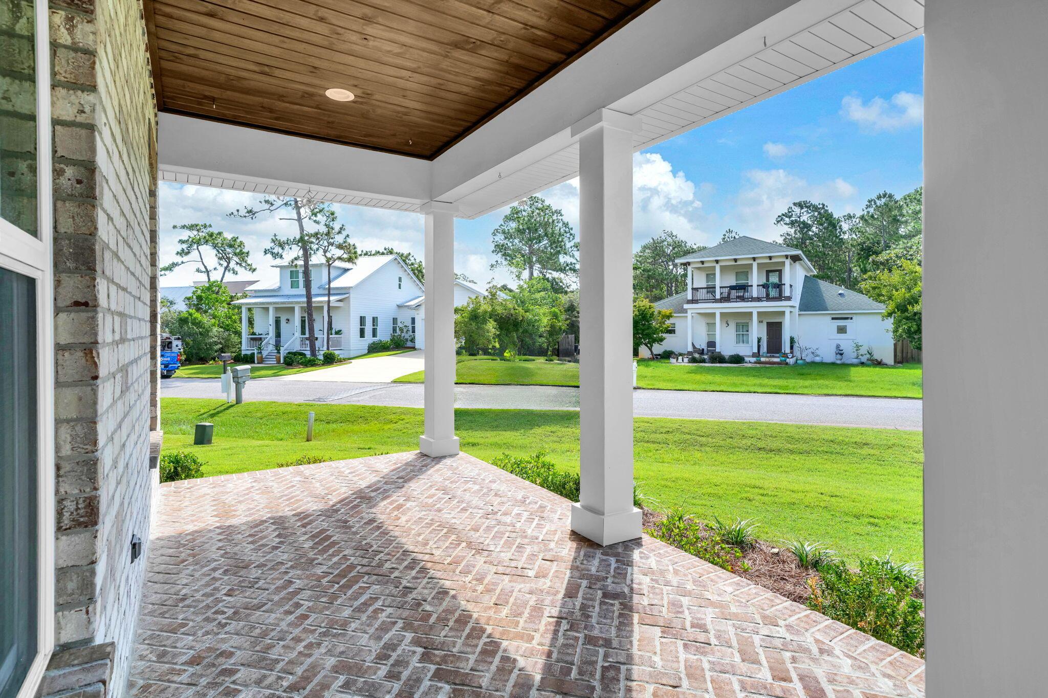 Image 4: Front Porch