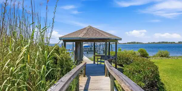 Image 3: Neighborhood Dock
