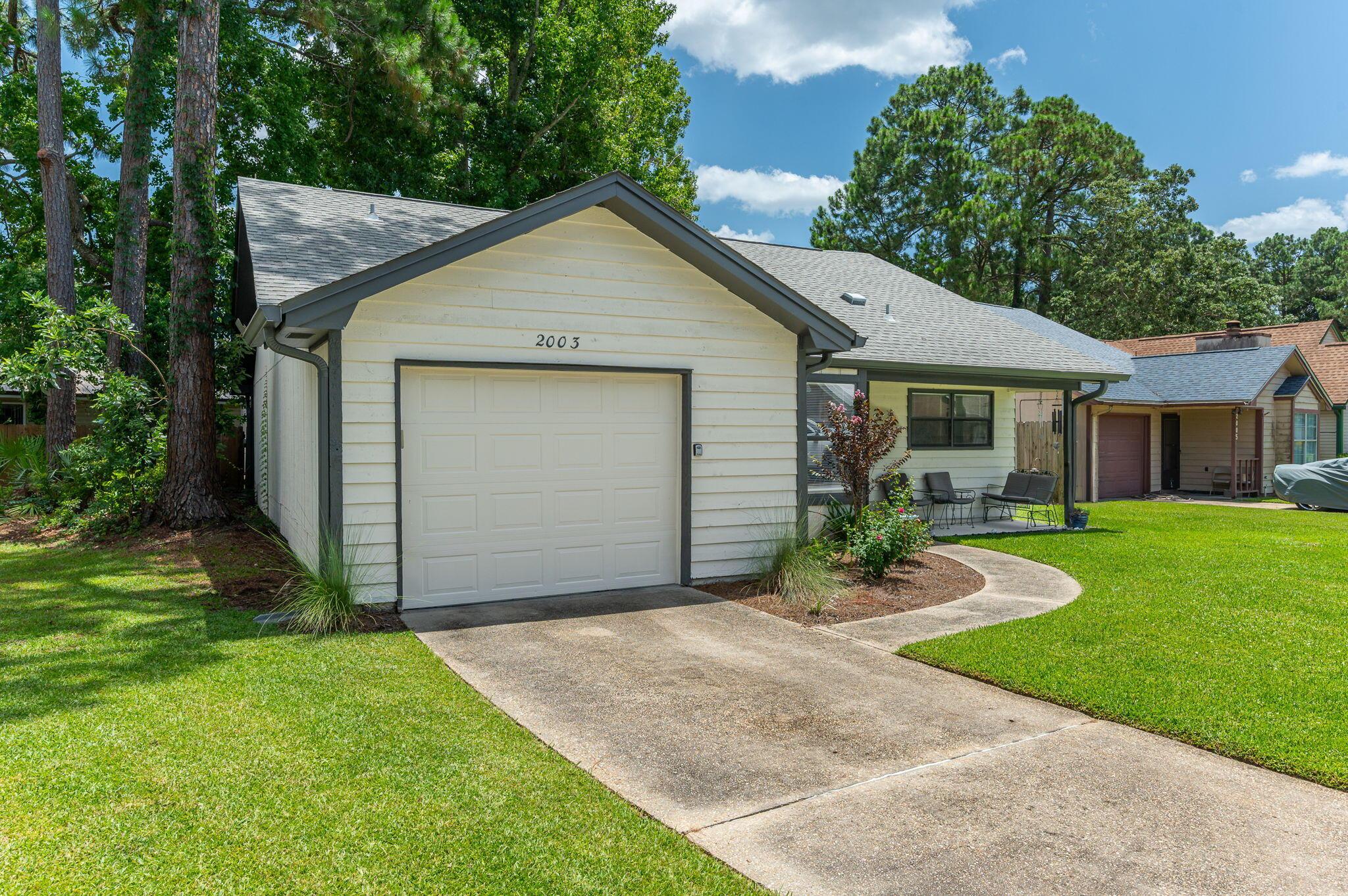 Image 3: 3-web-or-mls-2003-woodfern-path