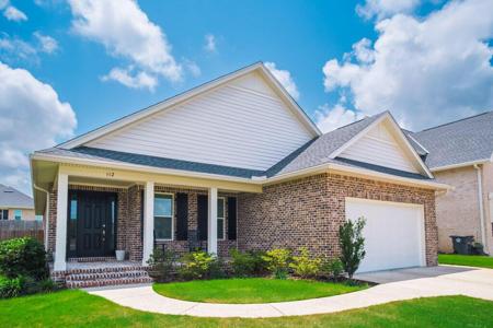 112 Hornet Lane