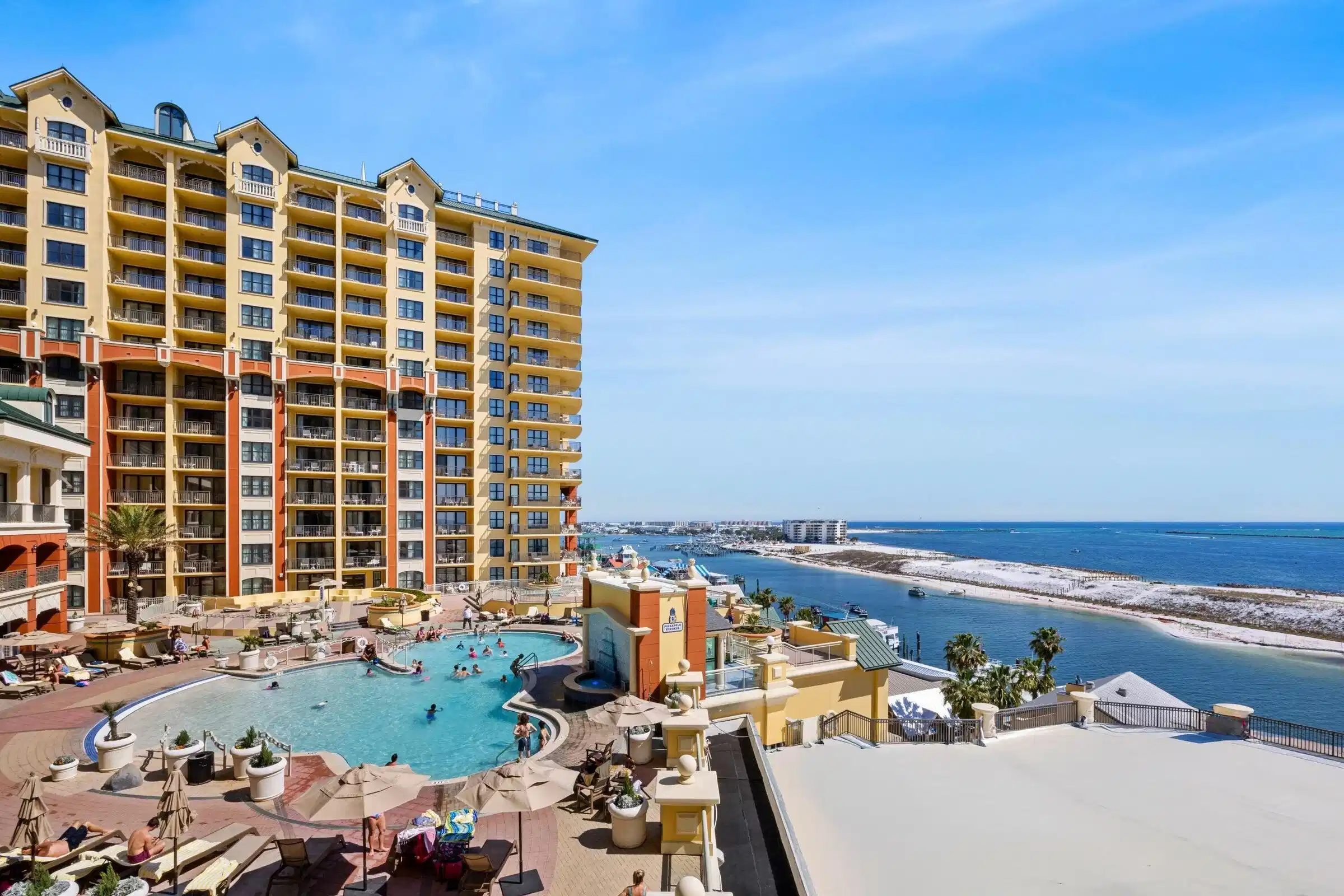 Image 1: Emerald Grand Harborside