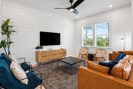 145 W Pine Lands Loop