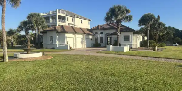 328 Lakeview Beach Drive