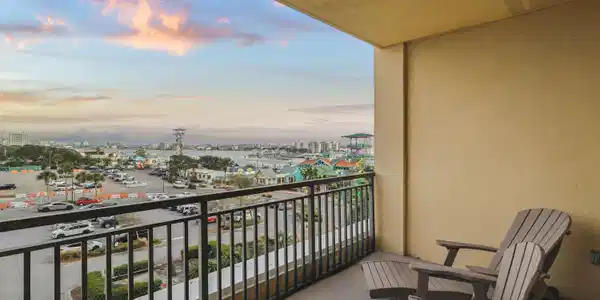 10 Harbor Boulevard