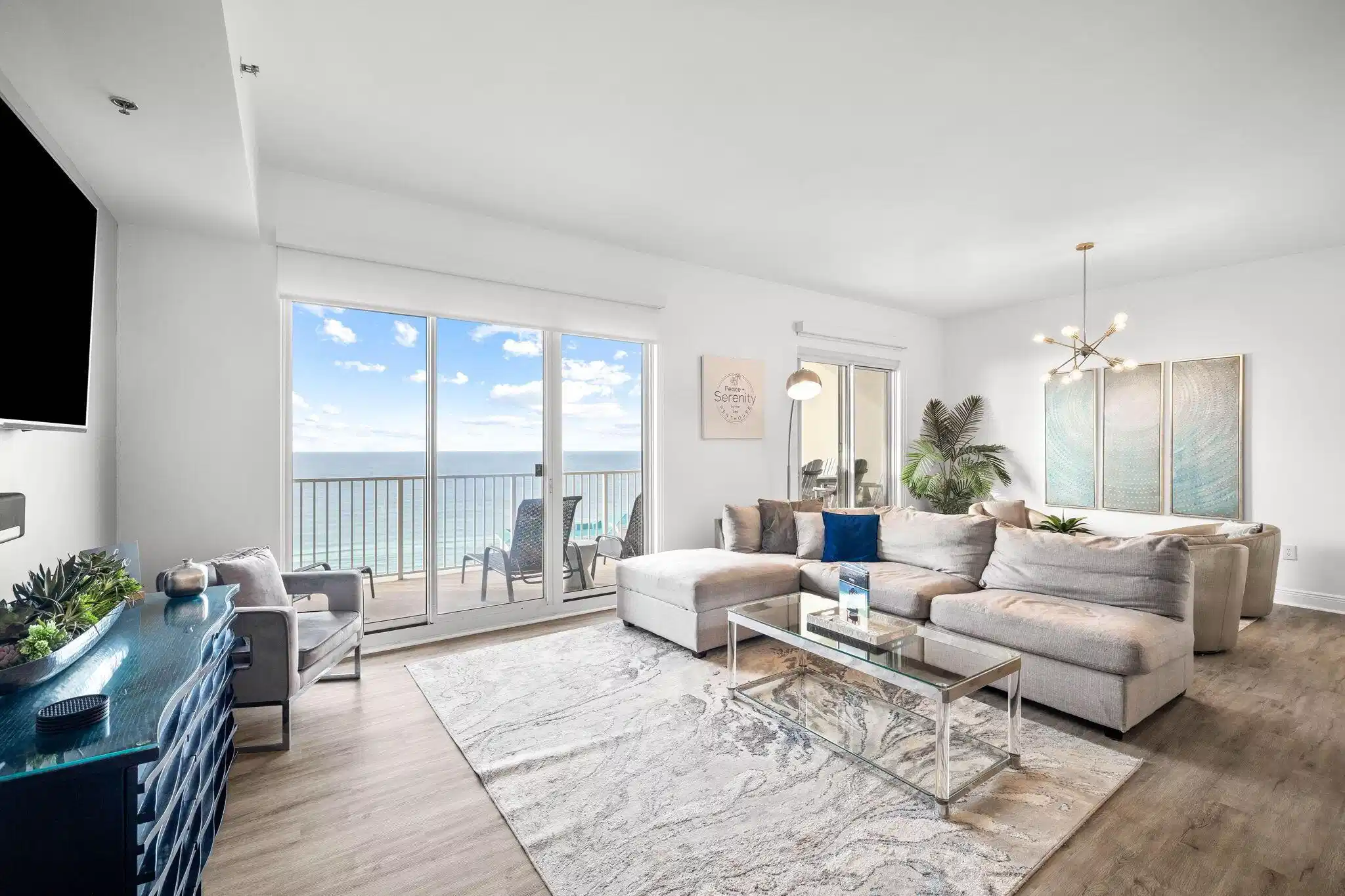 Image 1: Array_112SeascapeDr2402-53livingroom
